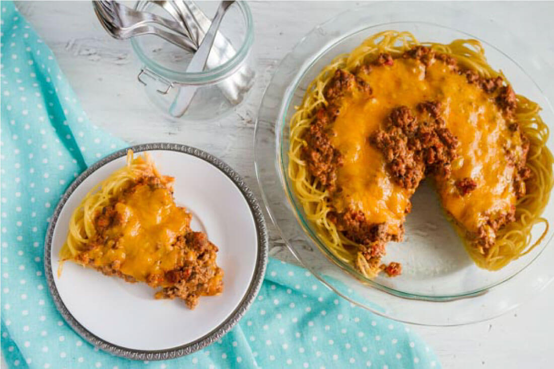 Baked Spaghetti Pie - an easy take on spaghetti from thirtyhandmadedays.com