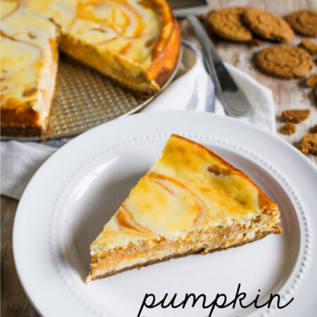 Marbled Pumpkin Cheesecake - this pumpkin cheesecake recipe has a little bit of a kick to it. So good!! www.thirtyhandmadedays.com