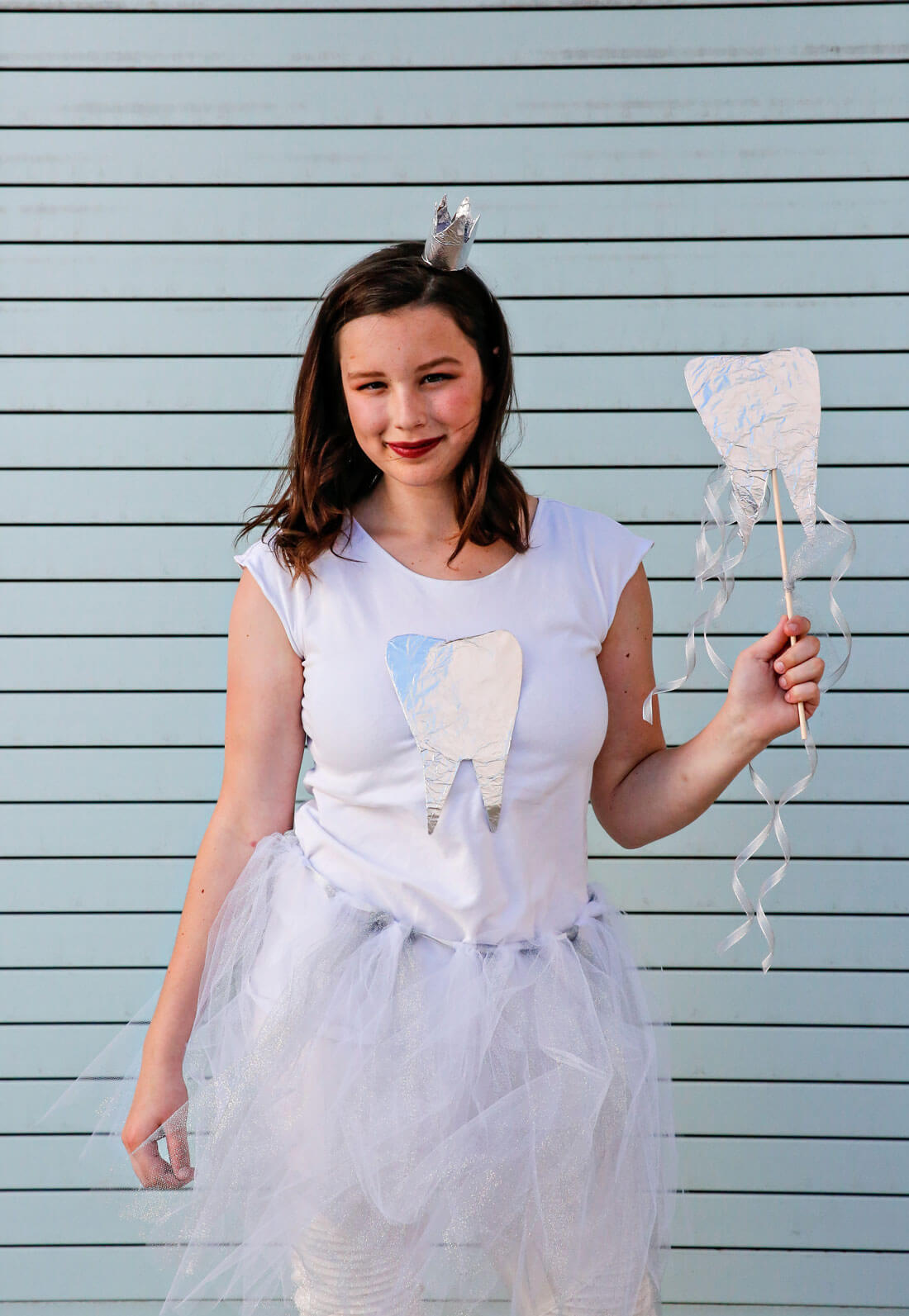 Last Minute Halloween Costumes: How to make a tooth fairy costume via www.thirtyhandmadedays.com