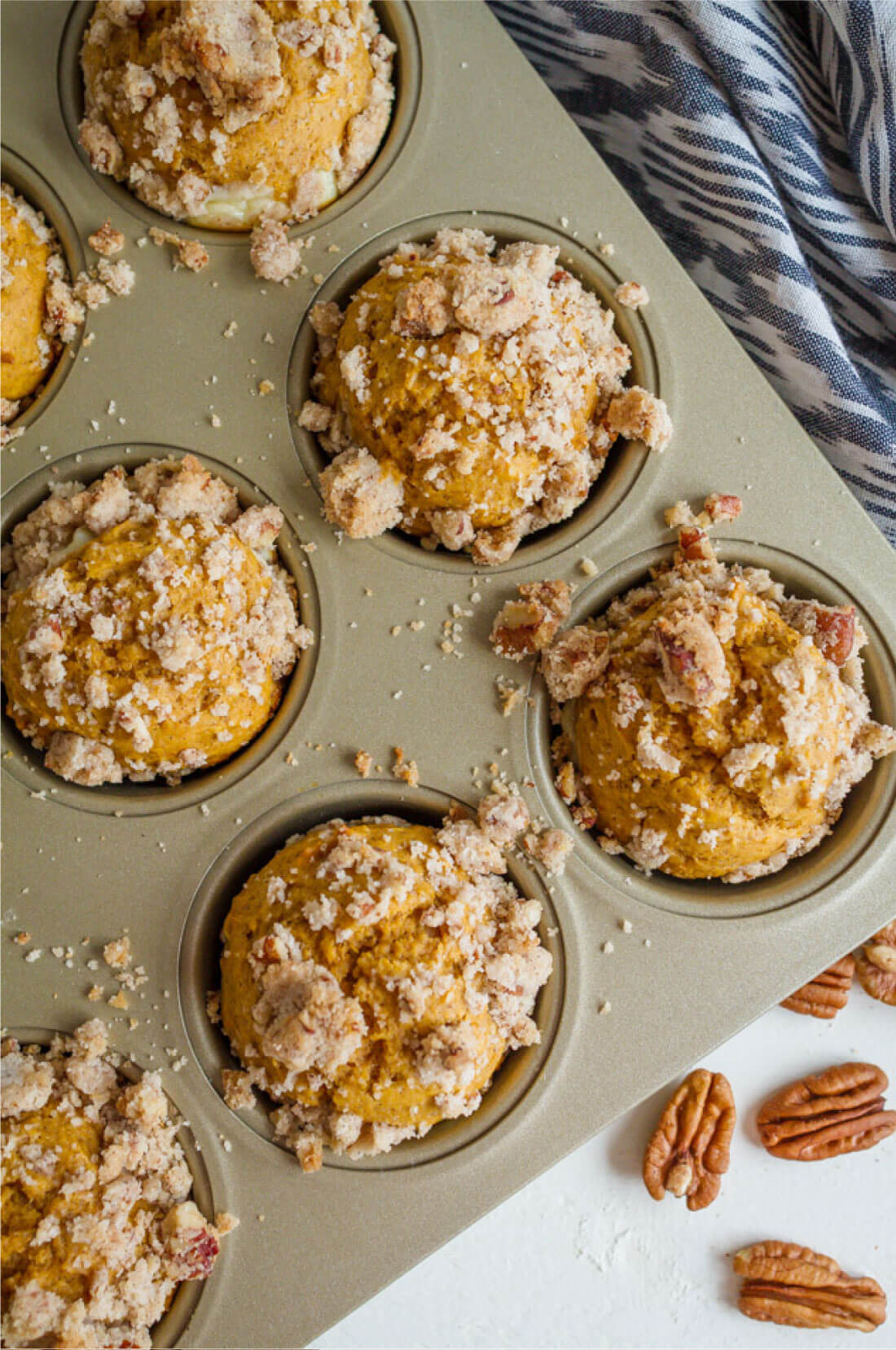 Pumpkin Cream Cheese Muffins- the perfect fall treat from thirtyhandmadedays.com 