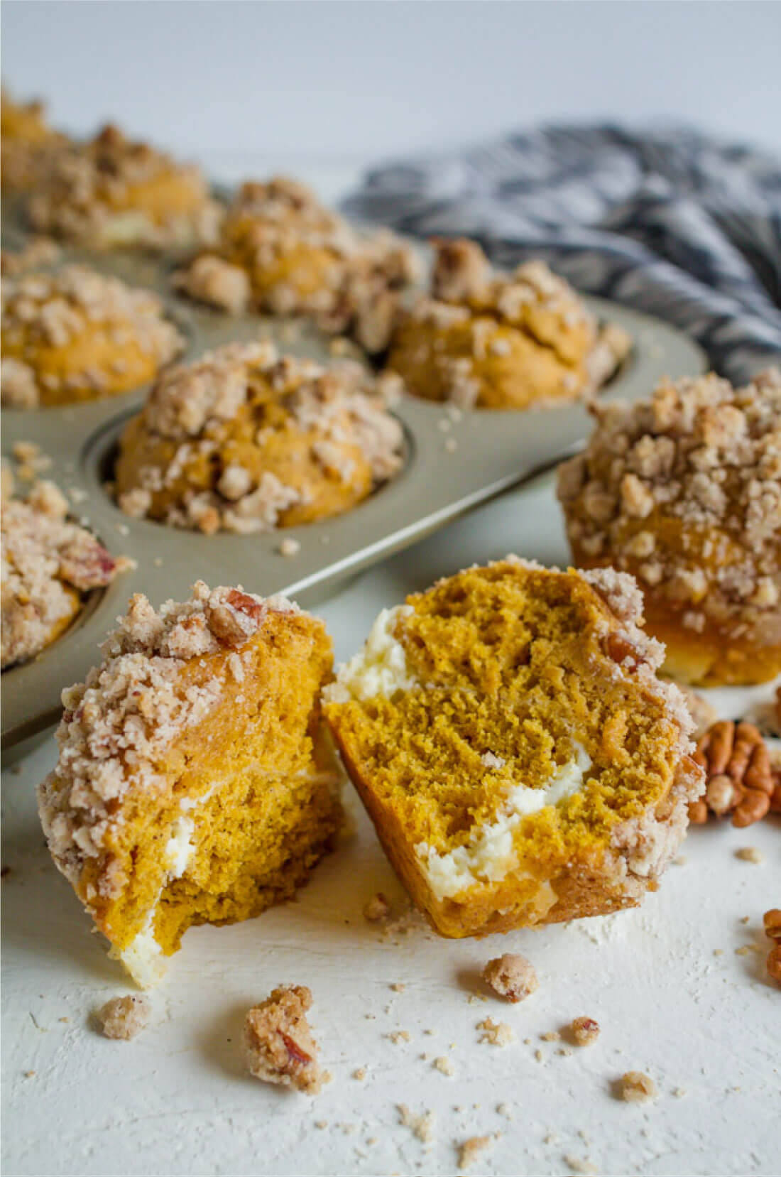 Pumpkin Cream Cheese Muffins- the perfect fall treat via www.thirtyhandmadedays.com 