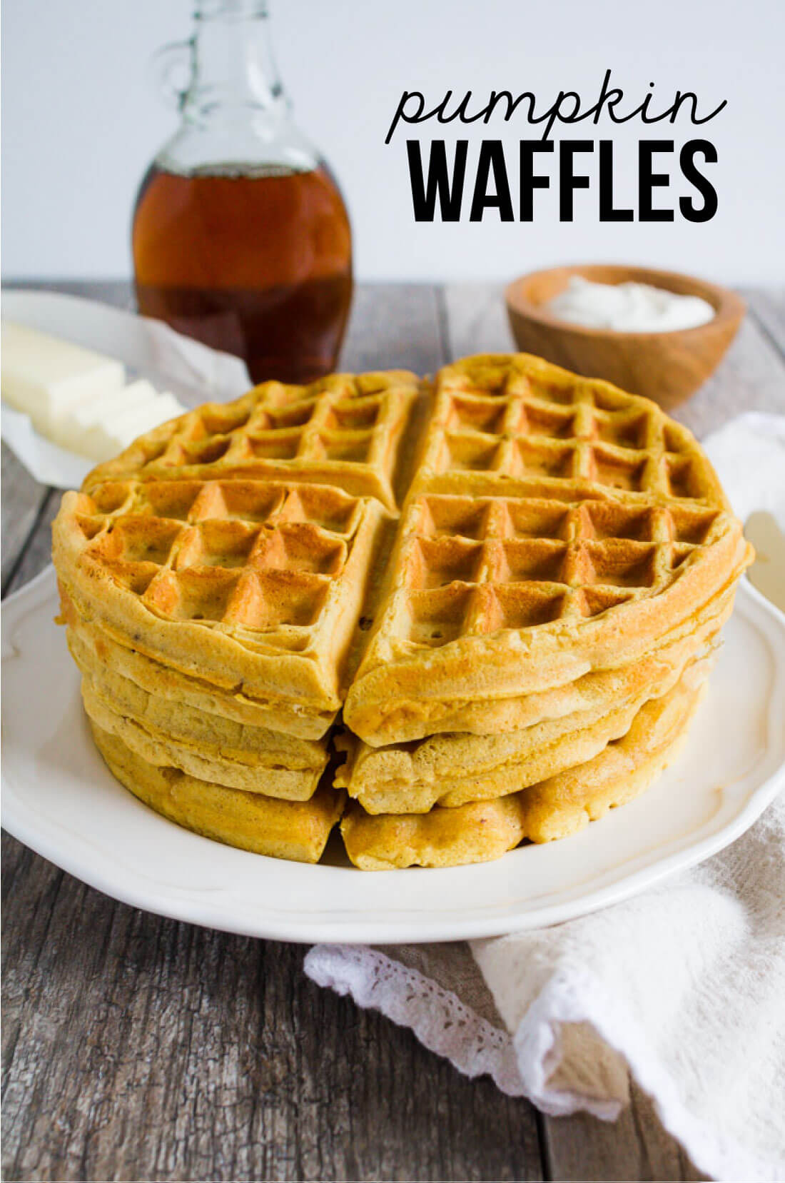 Pumpkin Waffles - this waffle recipe is so good and perfect breakfast for the fall! www.thirtyhandmadedays.com