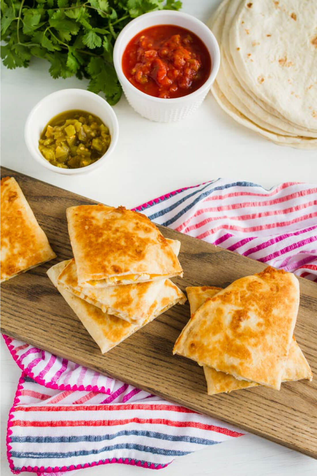 Green Chile Chicken Quesadilla Recipe - an easy to make dinner that the whole family will love. from www.thirtyhandmadedays.com