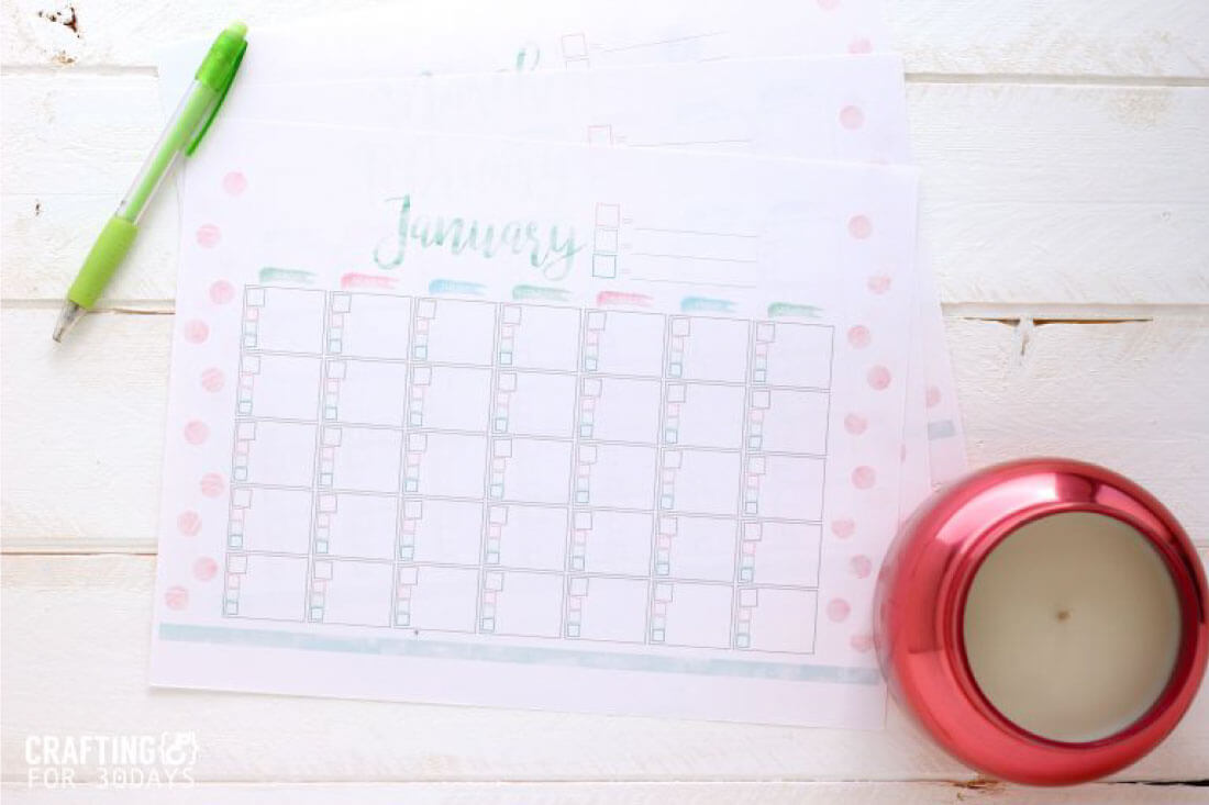 Free printable Goal Setting Calendar- use this to help accomplish all of your goals in the new year. via thirtyhandmadedays.com