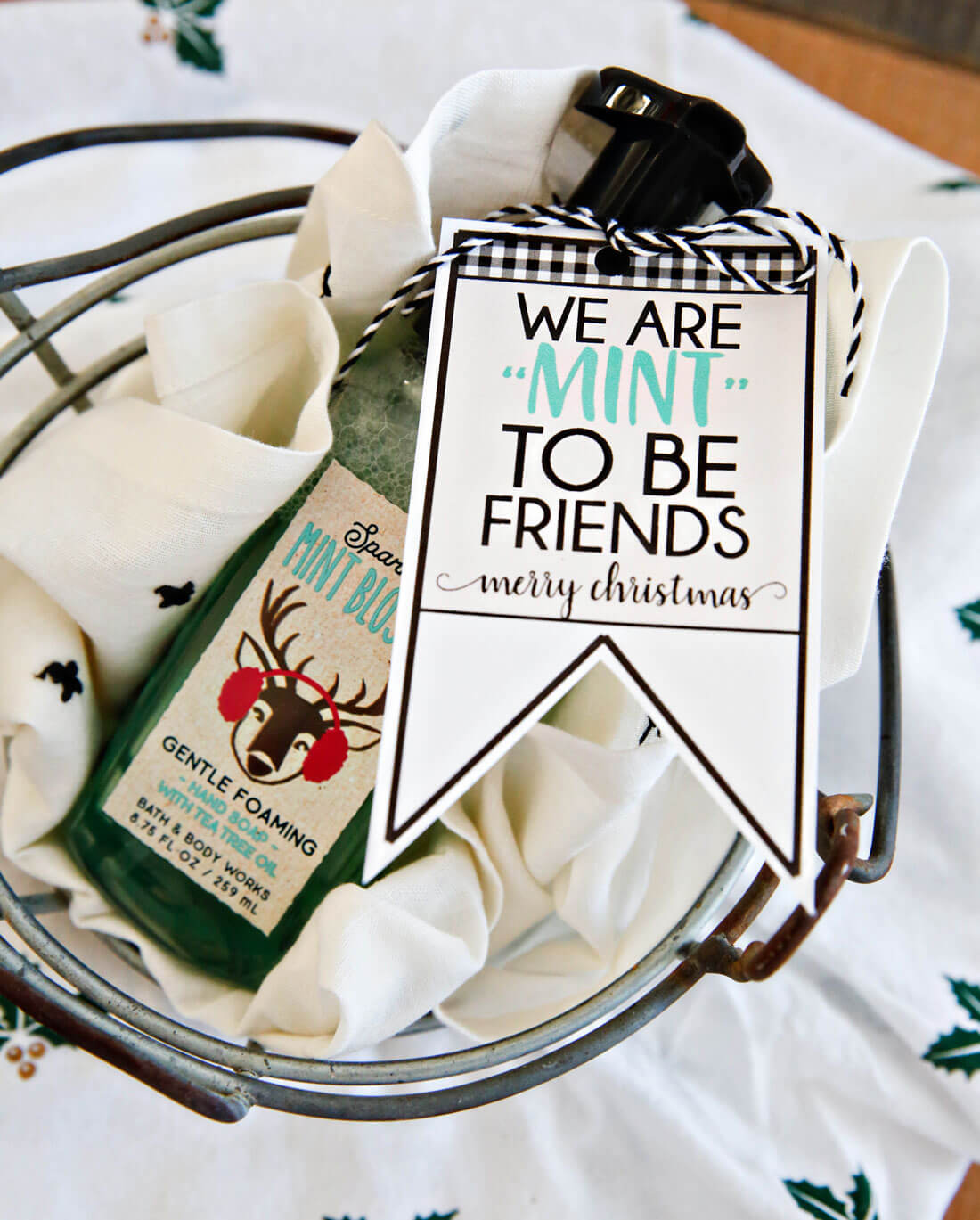 We're "mint to be friends" Christmas tags - download these cute printable tags from thirtyhandmadedays.com