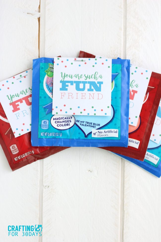 Printable Valentines Day Cards - use this fun dip idea for your kids! via www.thirtyhandmadedays.com