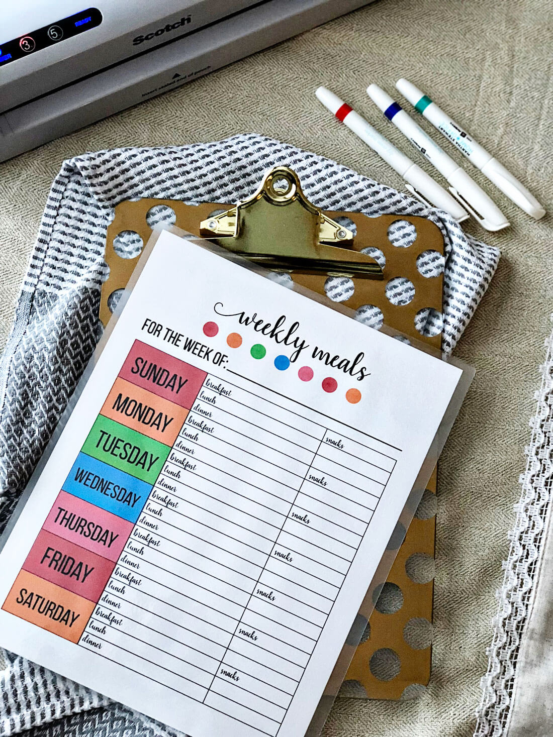 Printable Weekly Meal Planner - use this to get your calendar ready for meal prep. www.thirtyhandmadedays.com