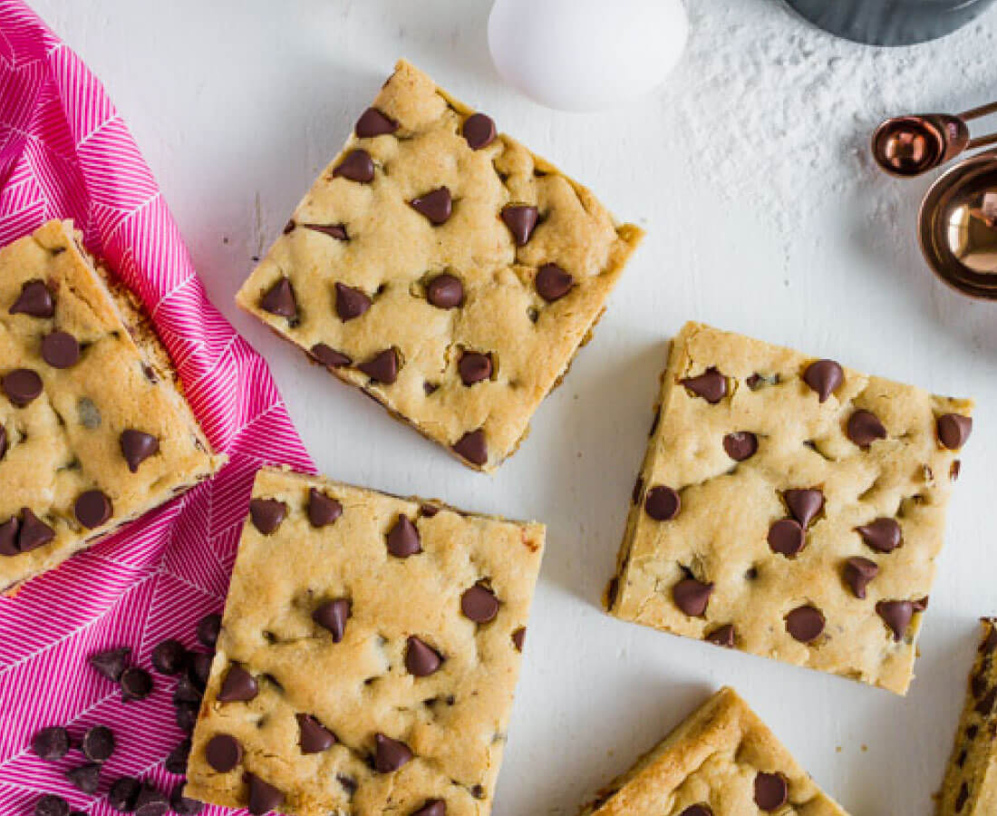 Chocolate Chip Cookie Bars - a different take on chocolate chip cookies