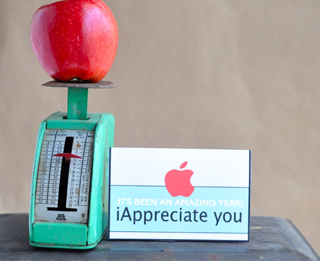 Teacher Appreciation Gifts - a whole bunch of ideas in one spot to help the teacher in you life feel special. Apple gift card template. 