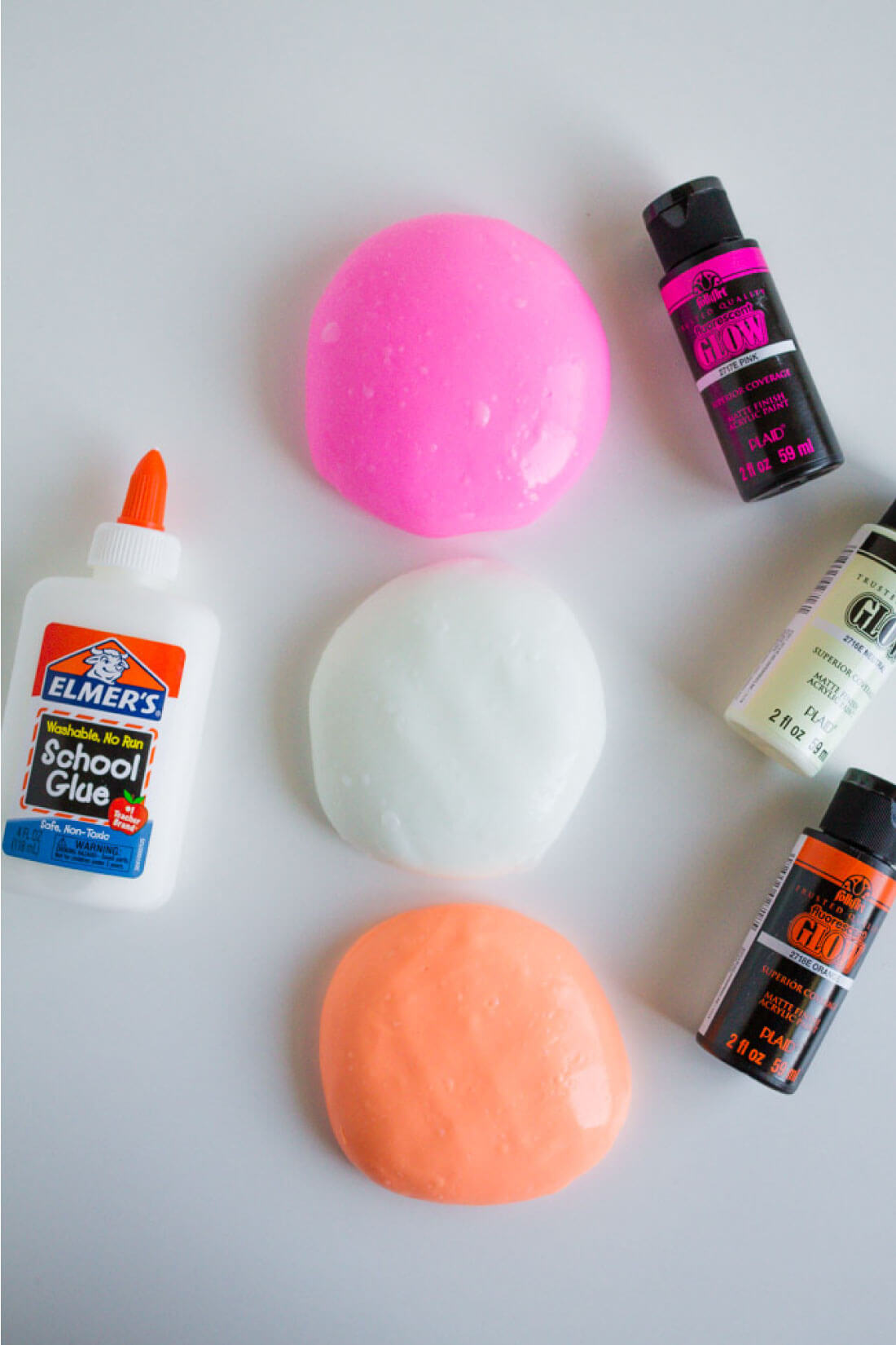 How to make Glow in the Dark Slime - easy and fun to make with your kids. Ingredients to use. 