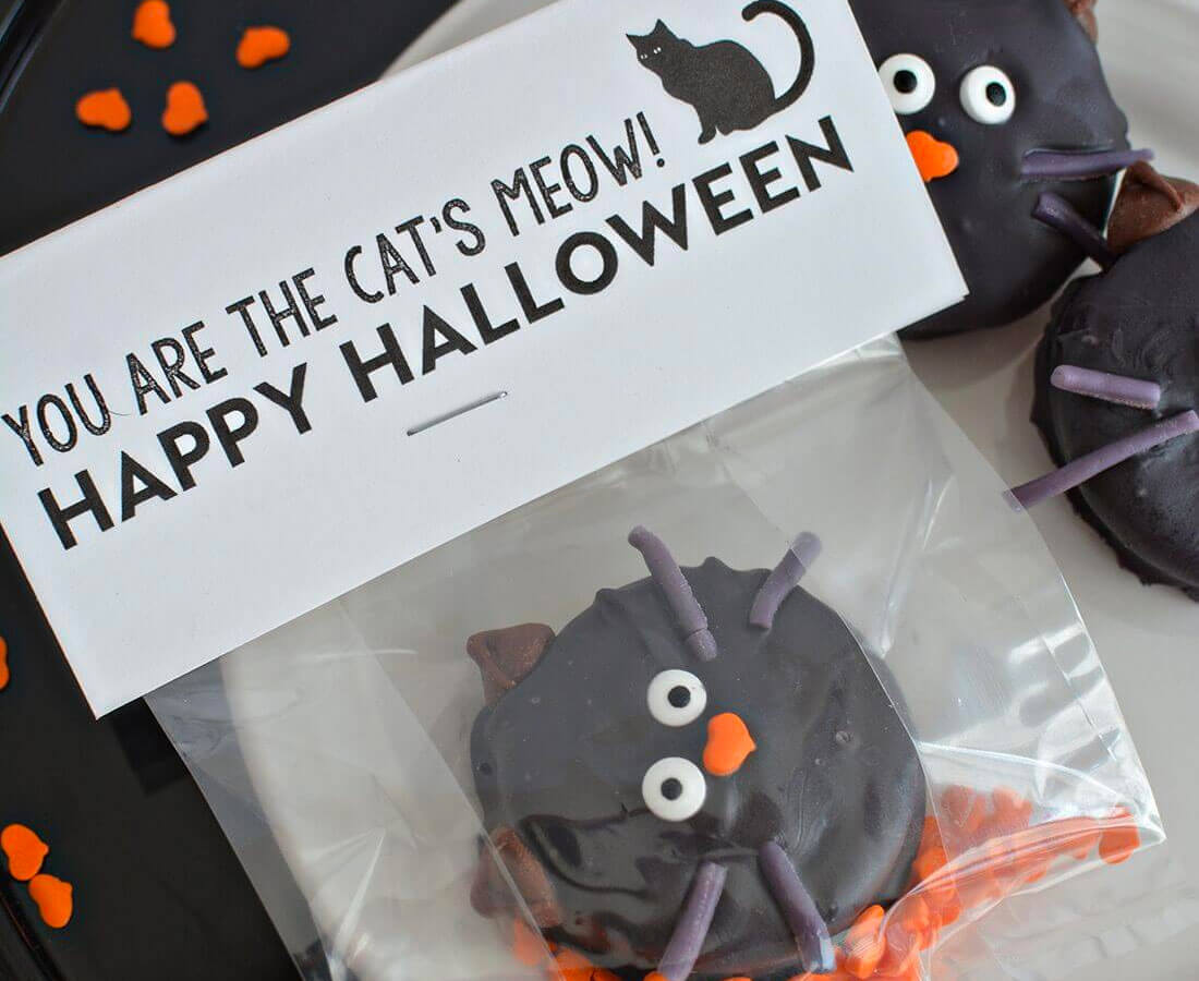 Halloween Printables: print out these cute cat's meow bag toppers