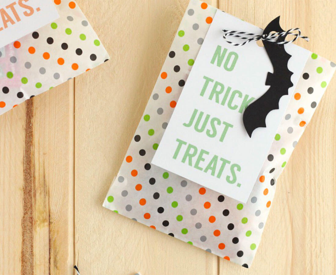 Halloween Printable: print out these gift bag tags