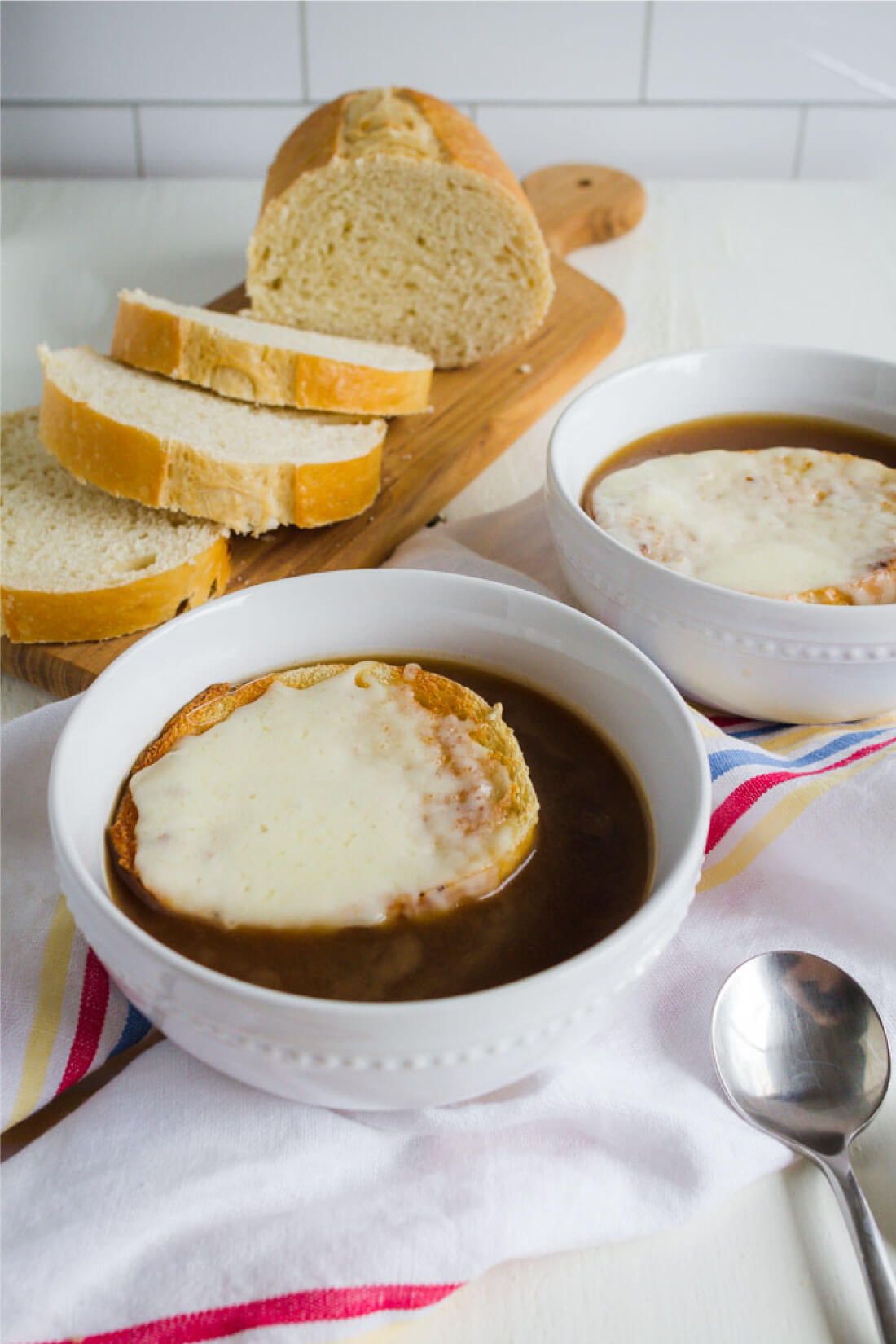 Crockpot French Onion Soup - it's time to whip out your crockpot and make one of your favorite soups!