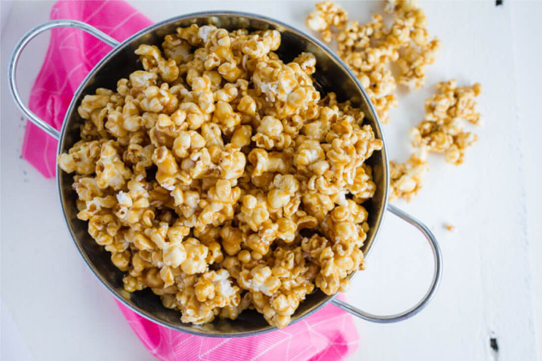 Microwave Caramel Corn - using ingredients you probably already have on hand, make this easy caramel corn. www.thirtyhandmadedays.com