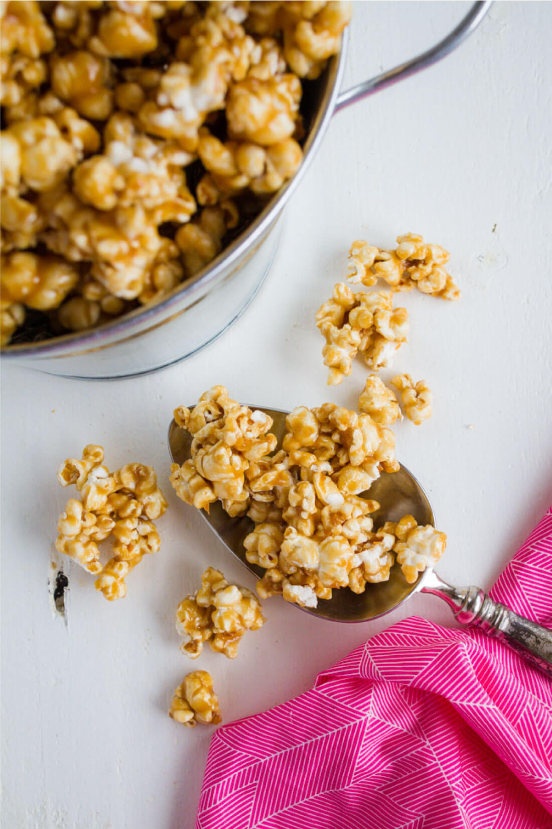 How to Make Caramel Corn - using a few simple ingredients. www.thirtyhandmadedays.com