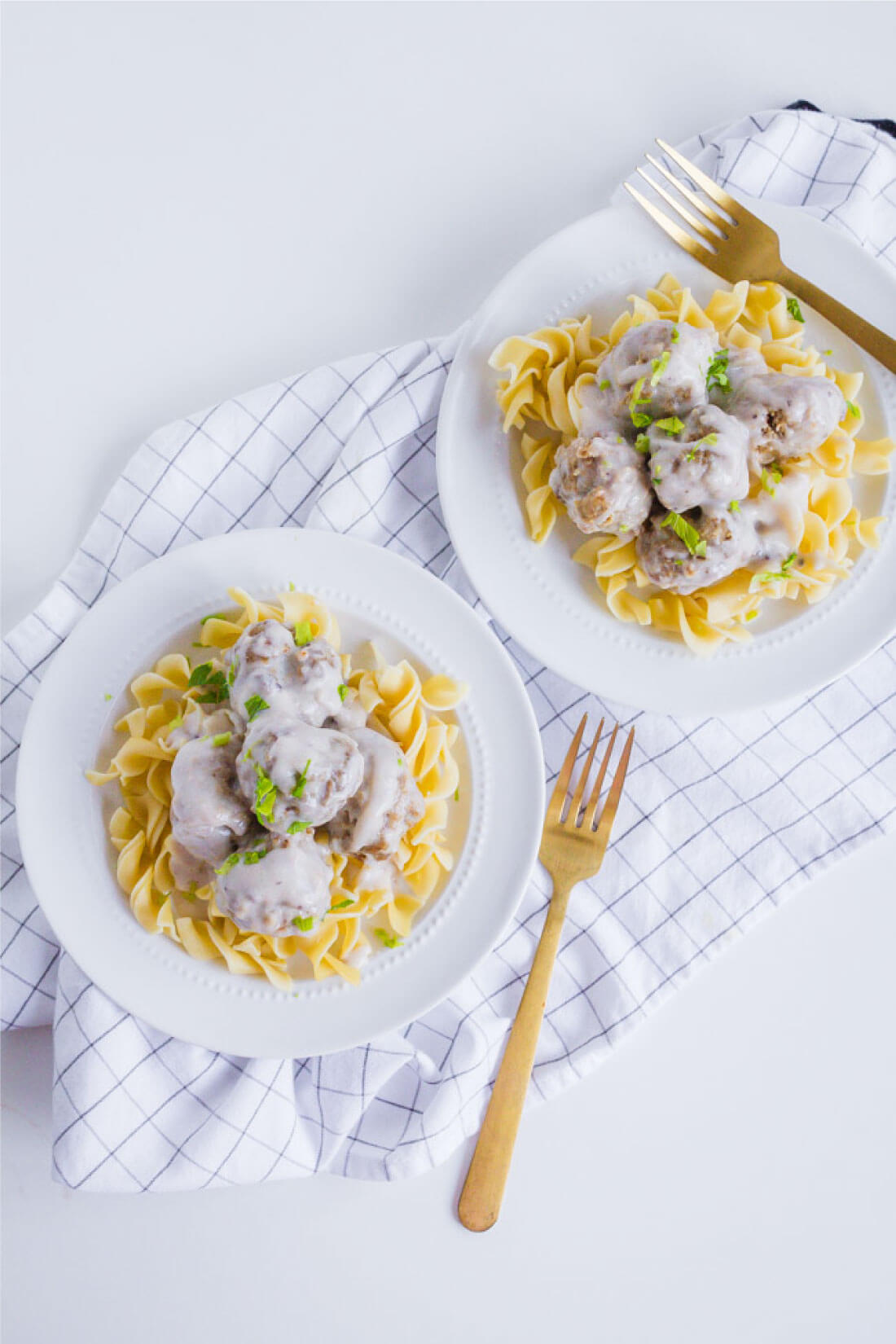 Swedish Meatball Recipe- an easy to make dinner idea with a rich, creamy sauce served over egg noodles. www.thirtyhandmadedays.com