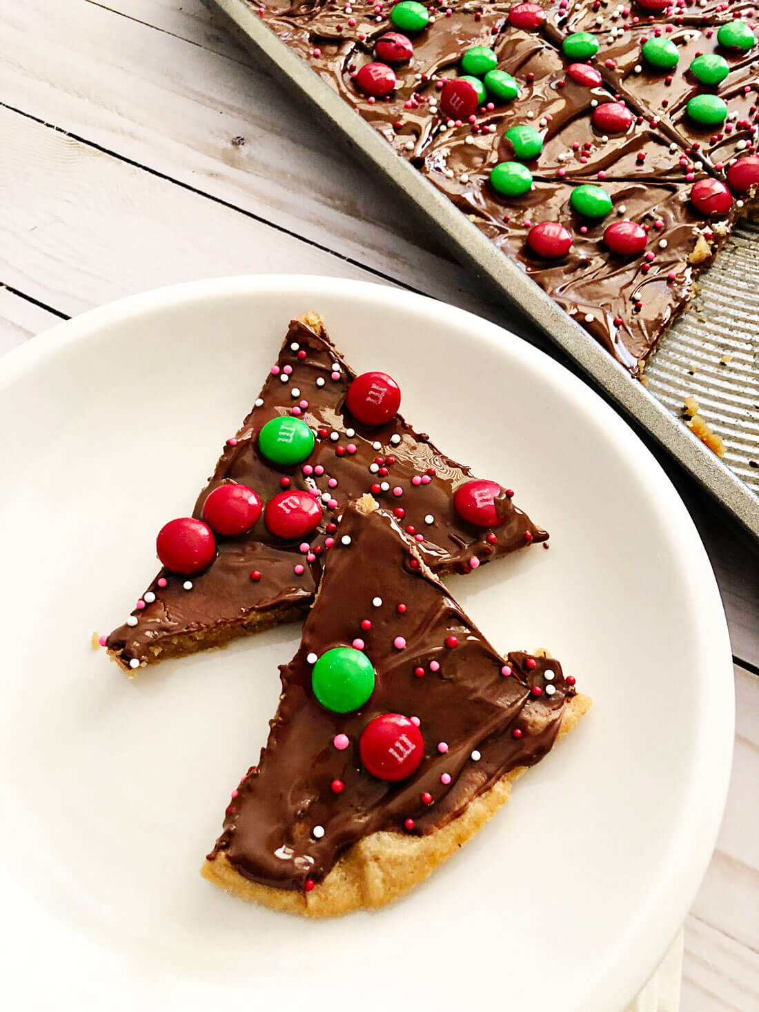 Christmas Cookie Bars - easy to make cookie bars for the holidays! www.thirtyhandmadedays.com