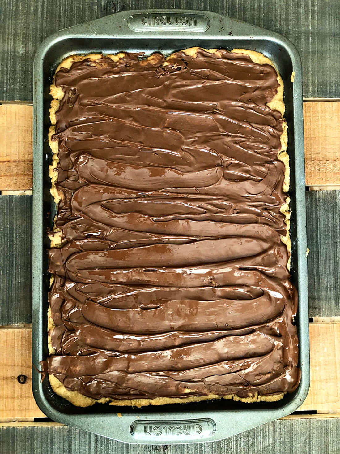 Bake in the oven for a few more minutes to let the chocolate melt and spread with a knife or spatula.