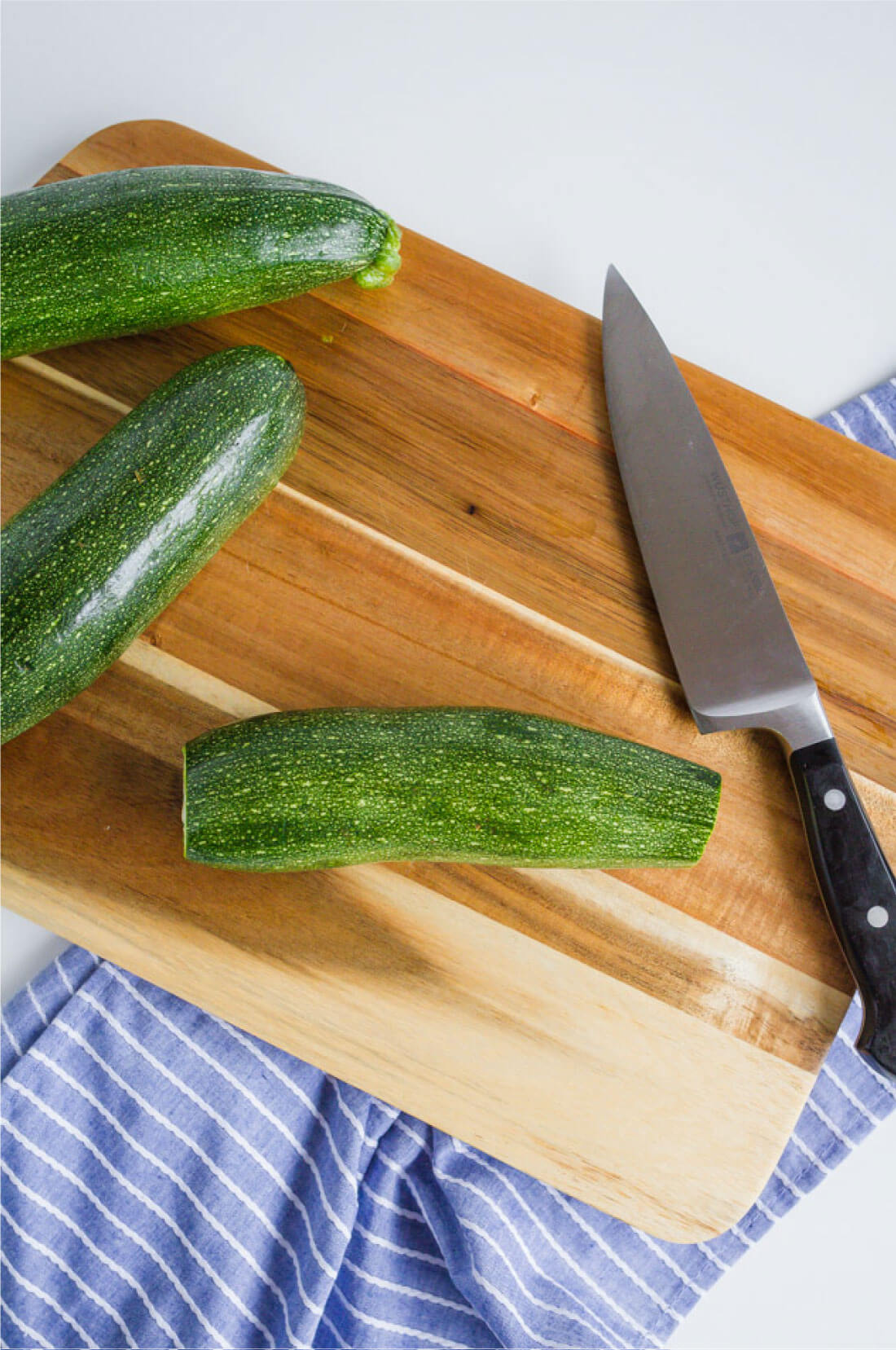 Roasted Zucchini Wedges - how to cut the wedges, step 1