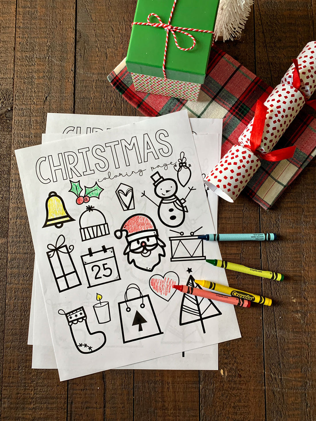Printable Christmas Coloring Pages - print out these coloring pages for kids! from www.thirtyhandmadedays.com