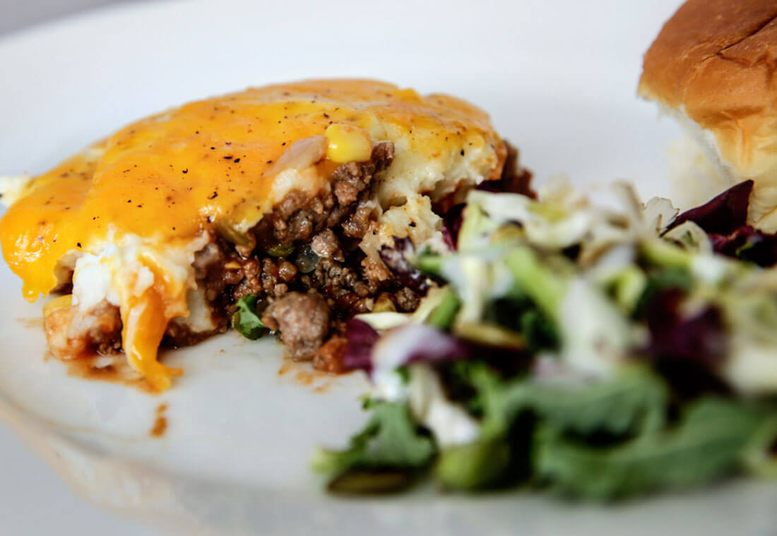 Shepards Pie - easy to make family dinner to serve with rolls and salad. www.thirtyhandmadedays.com