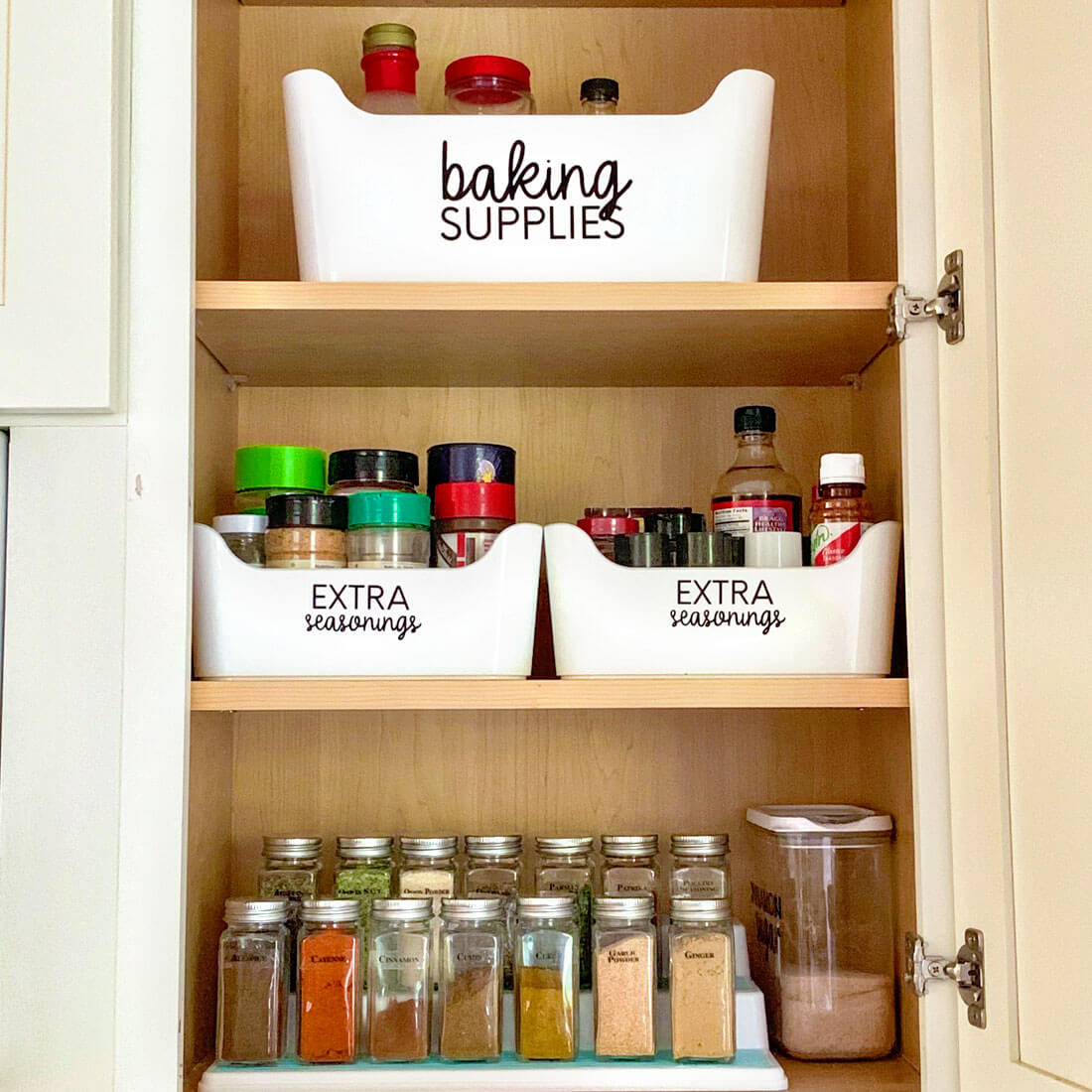 How to organize your spice rack - the after. What I used, how I cleaned it all up.