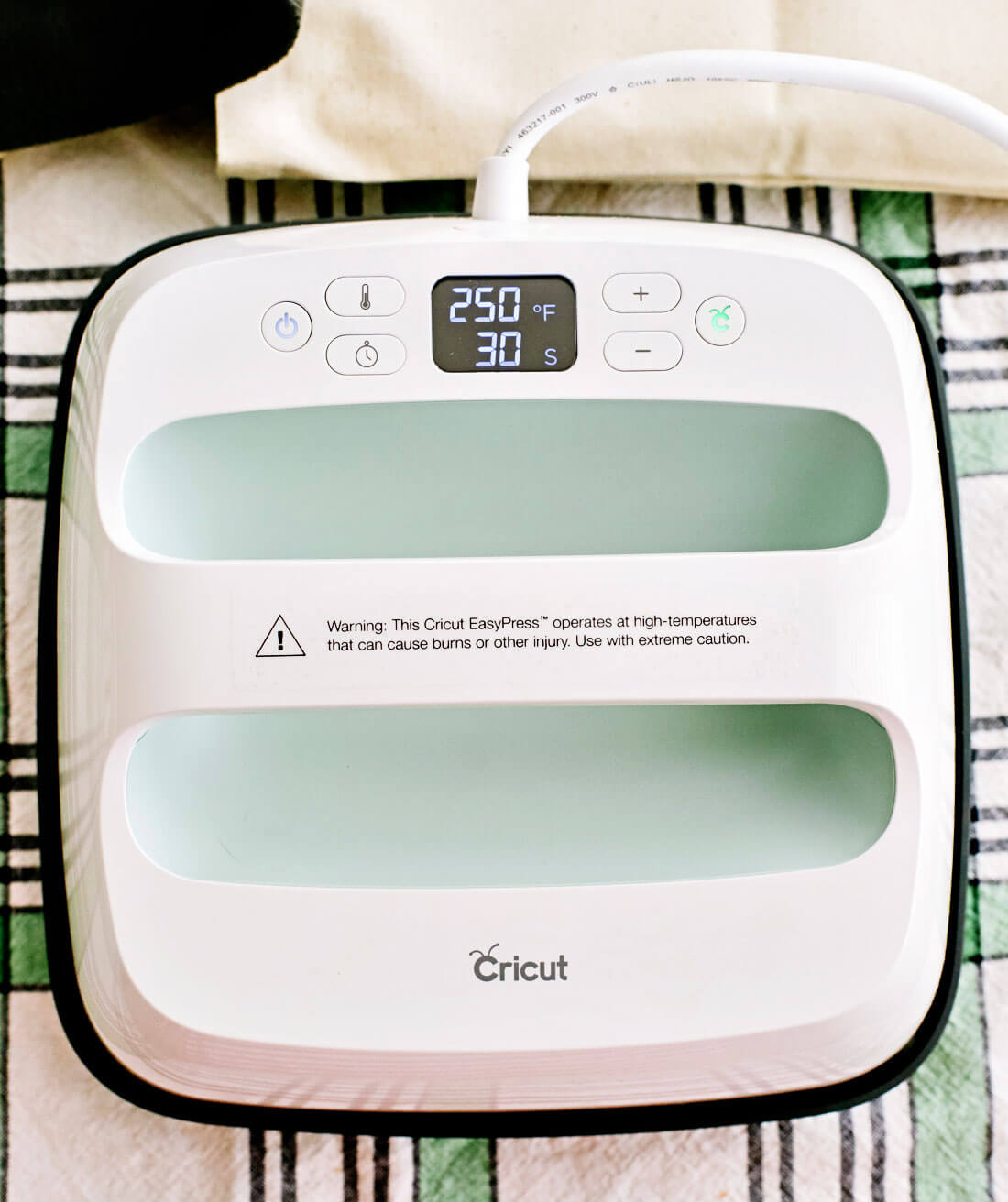 How to use the Cricut Easy Press 2 