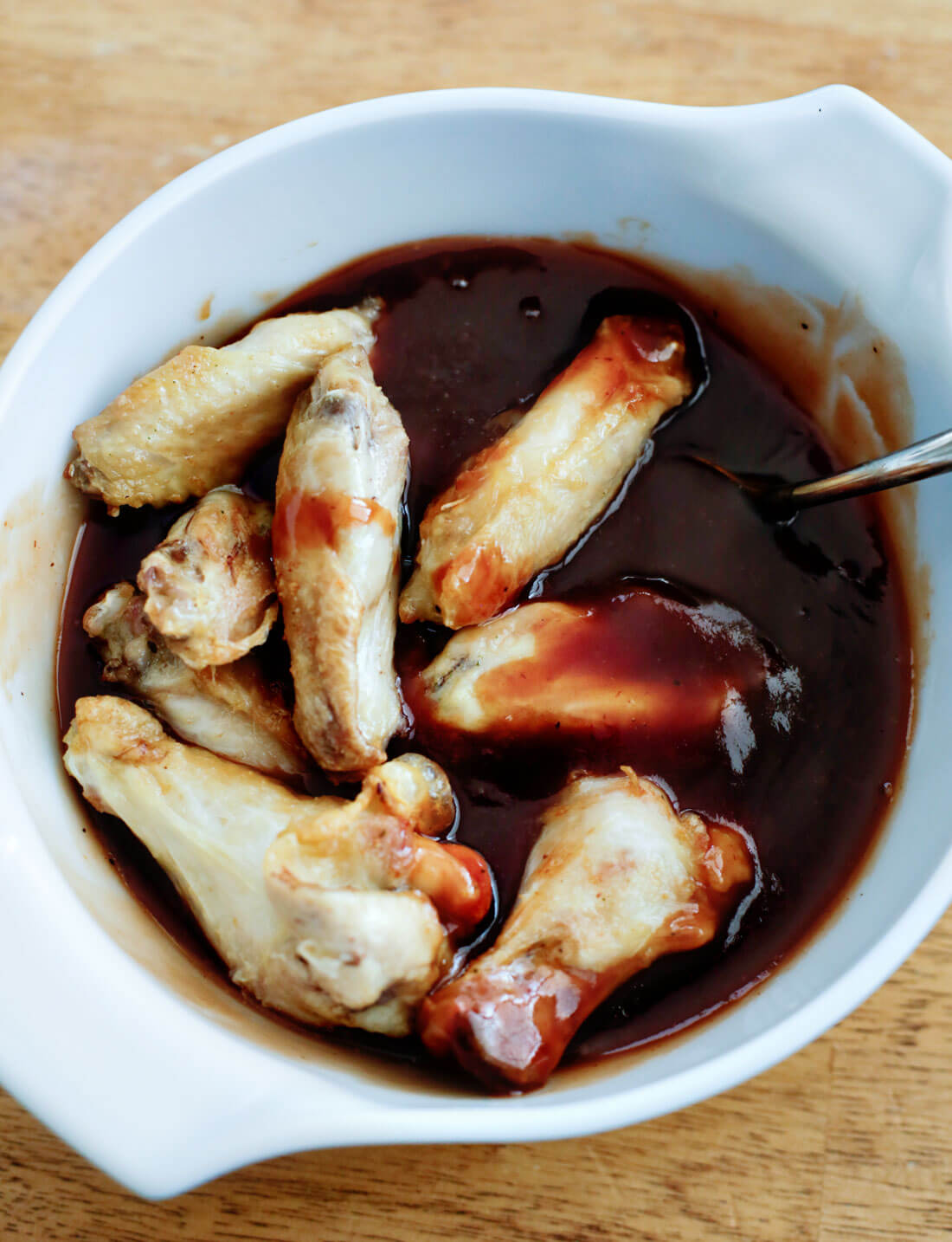 Mix the chicken wings in the barbecue sauce